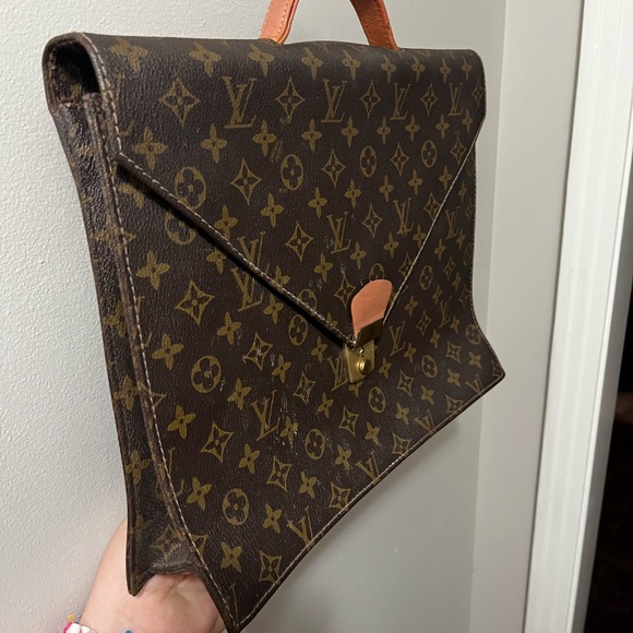 Louis Vuitton Brown Briefcase with Monogram Pattern and Gold Clasp - Picture 3 of 7